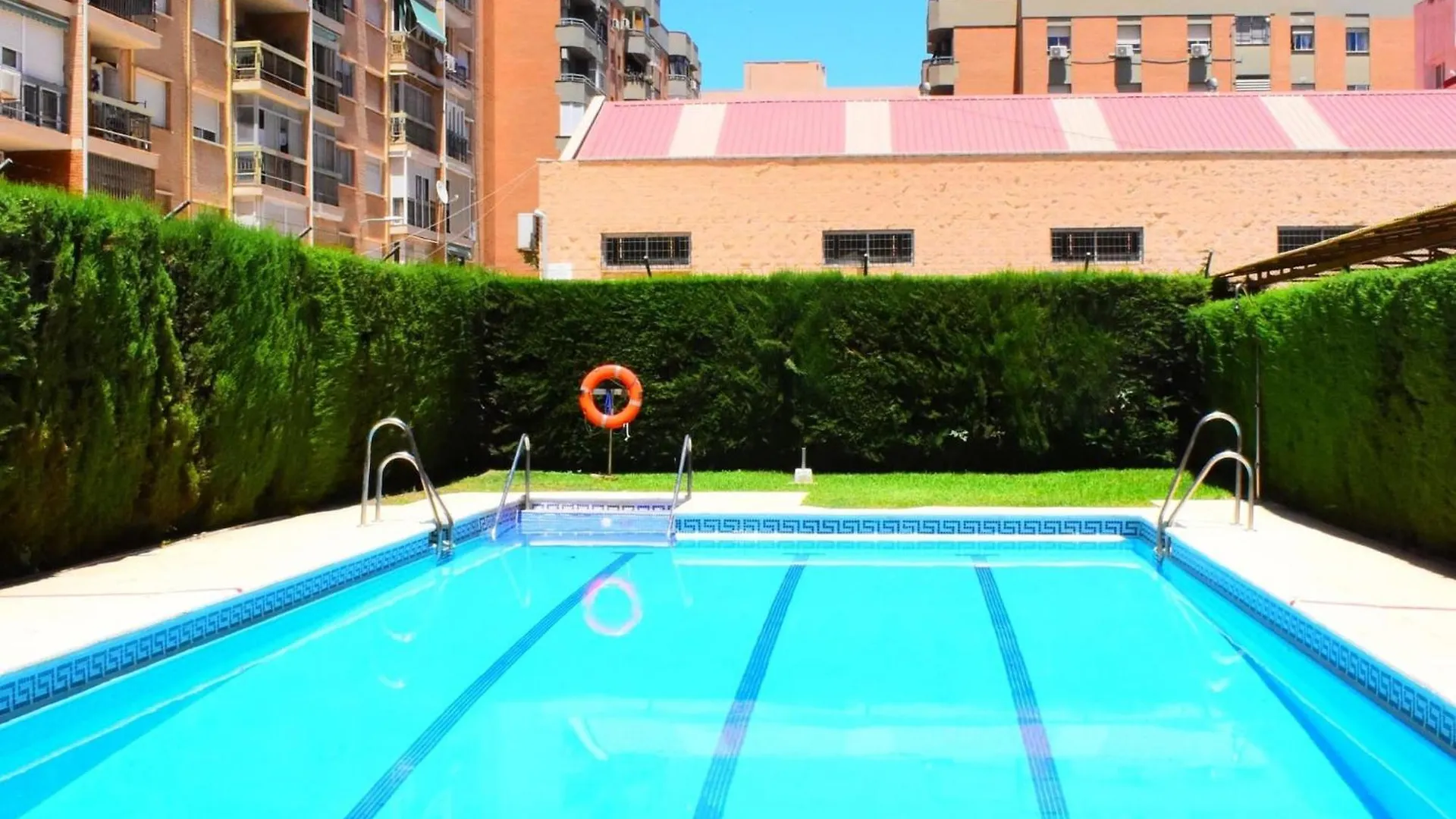 Amplio Y Luminoso Apartamento Cerca Del Centro Y La Playa Con Piscina Y Parking Privado Malaga Spain