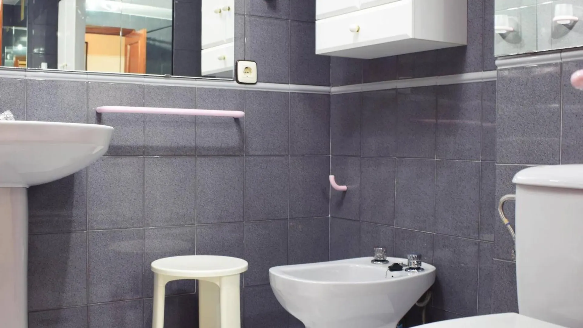 Amplio Y Luminoso Apartamento Cerca Del Centro Y La Playa Con Piscina Y Parking Privado Malaga Apartment