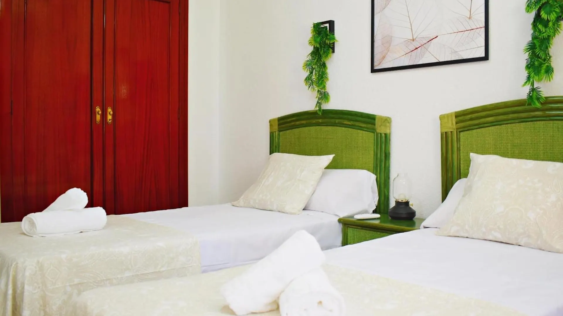 Amplio Y Luminoso Apartamento Cerca Del Centro Y La Playa Con Piscina Y Parking Privado Malaga Spain