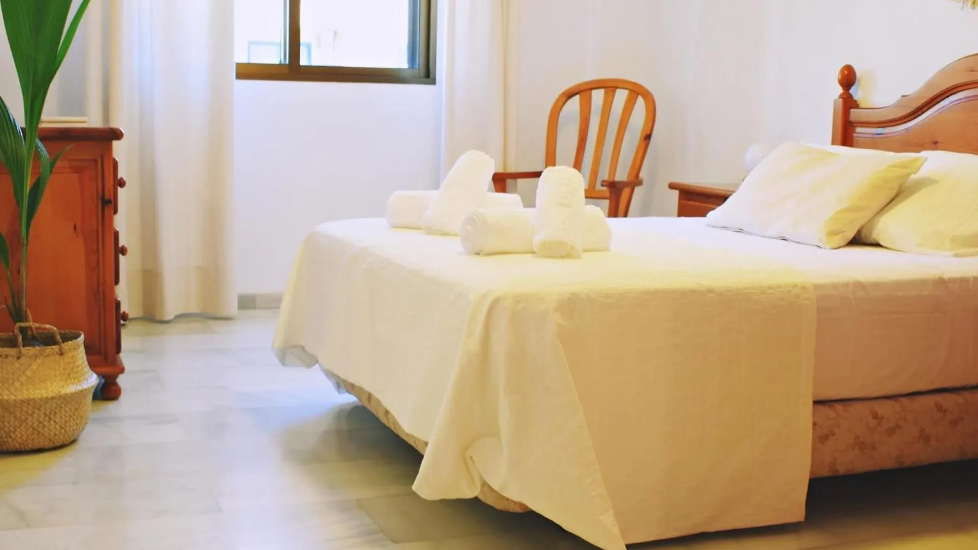 Amplio Y Luminoso Apartamento Cerca Del Centro Y La Playa Con Piscina Y Parking Privado Malaga Apartment