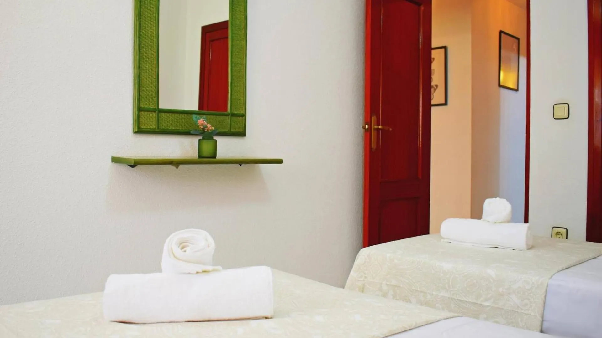 Apartment Amplio Y Luminoso Apartamento Cerca Del Centro Y La Playa Con Piscina Y Parking Privado Malaga