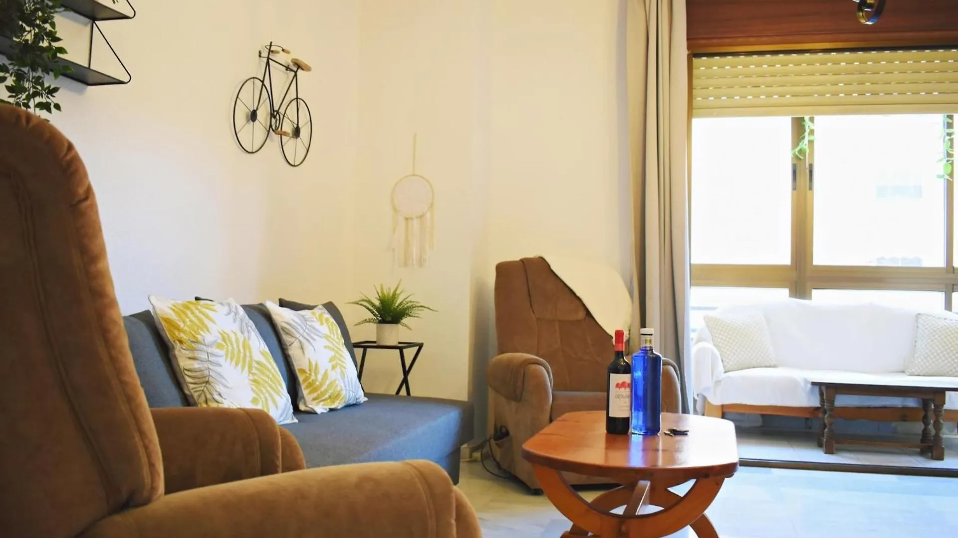 Amplio Y Luminoso Apartamento Cerca Del Centro Y La Playa Con Piscina Y Parking Privado Malaga
