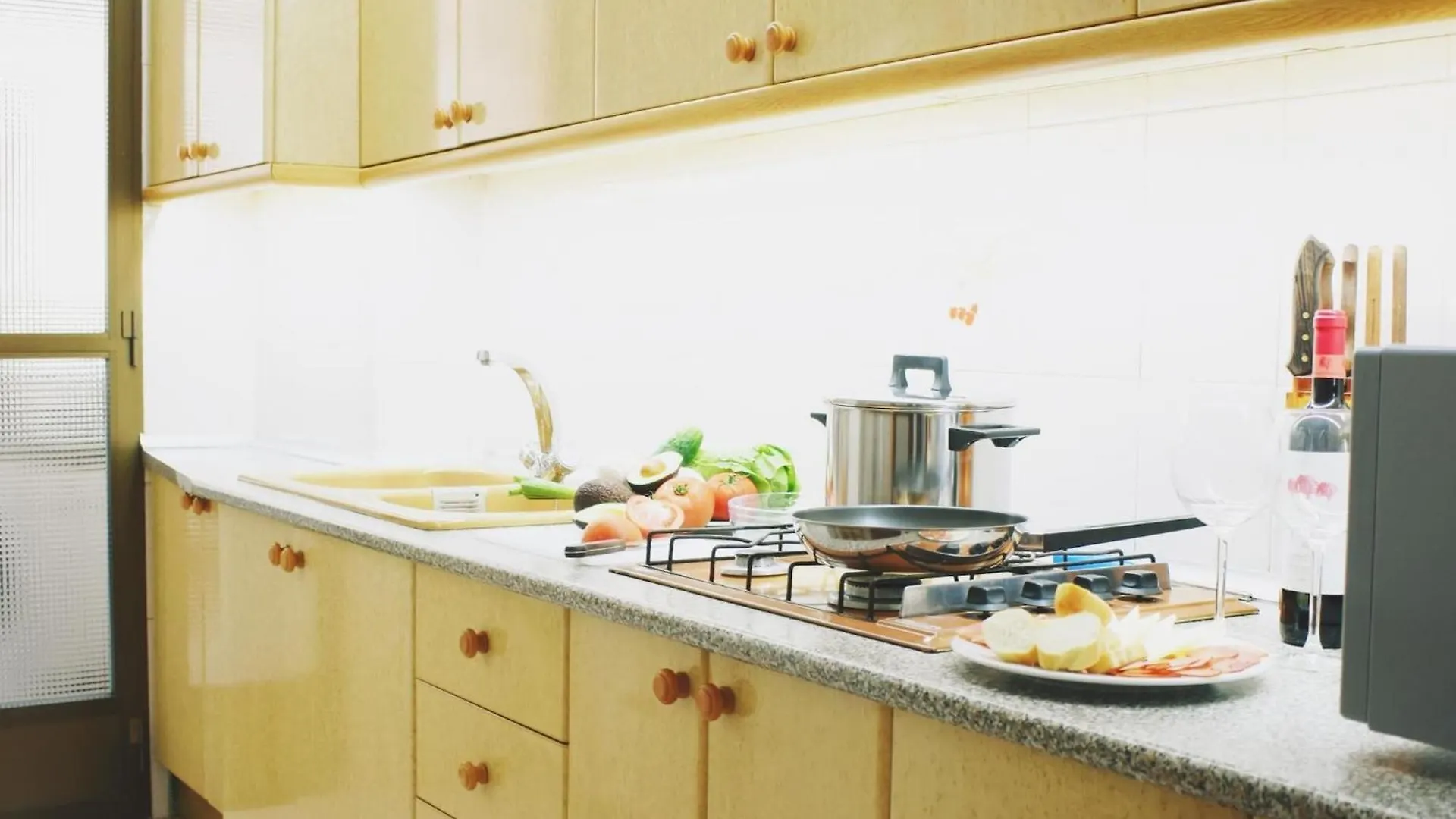 Amplio Y Luminoso Apartamento Cerca Del Centro Y La Playa Con Piscina Y Parking Privado Malaga Apartment