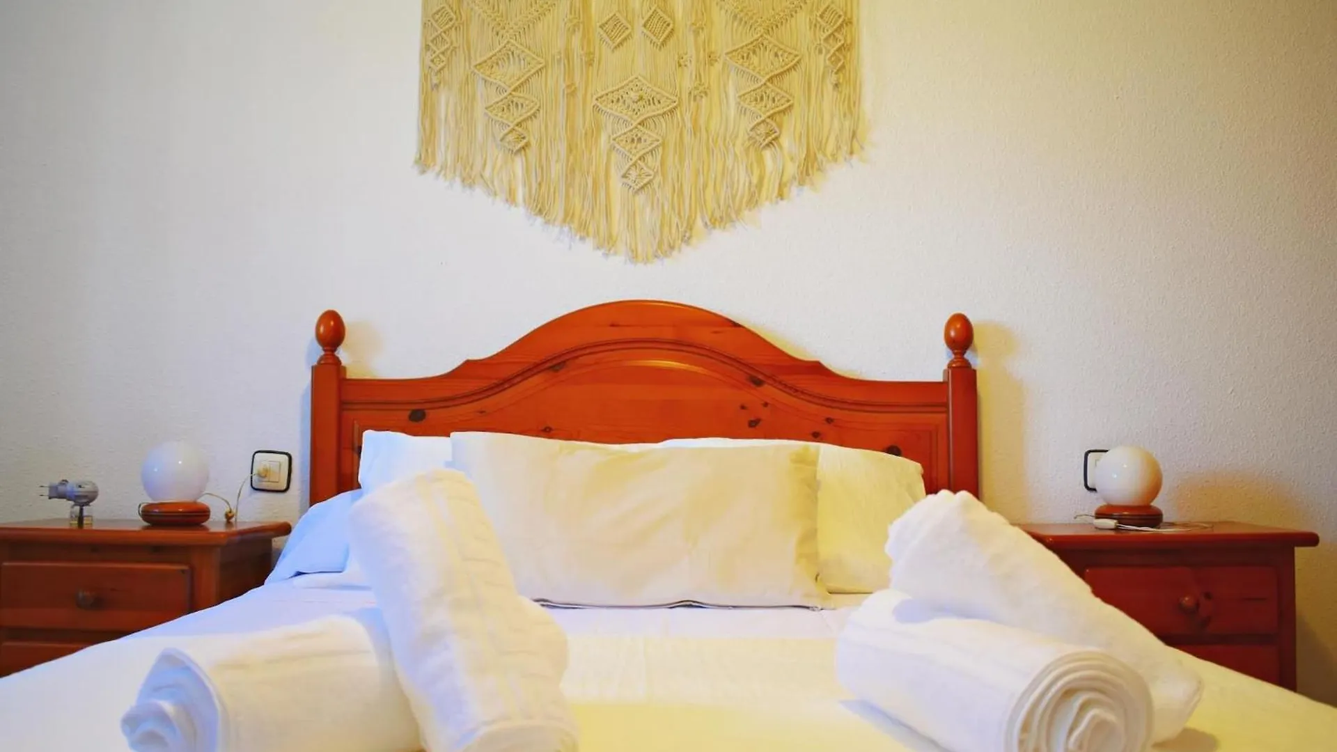 Amplio Y Luminoso Apartamento Cerca Del Centro Y La Playa Con Piscina Y Parking Privado Malaga Apartment