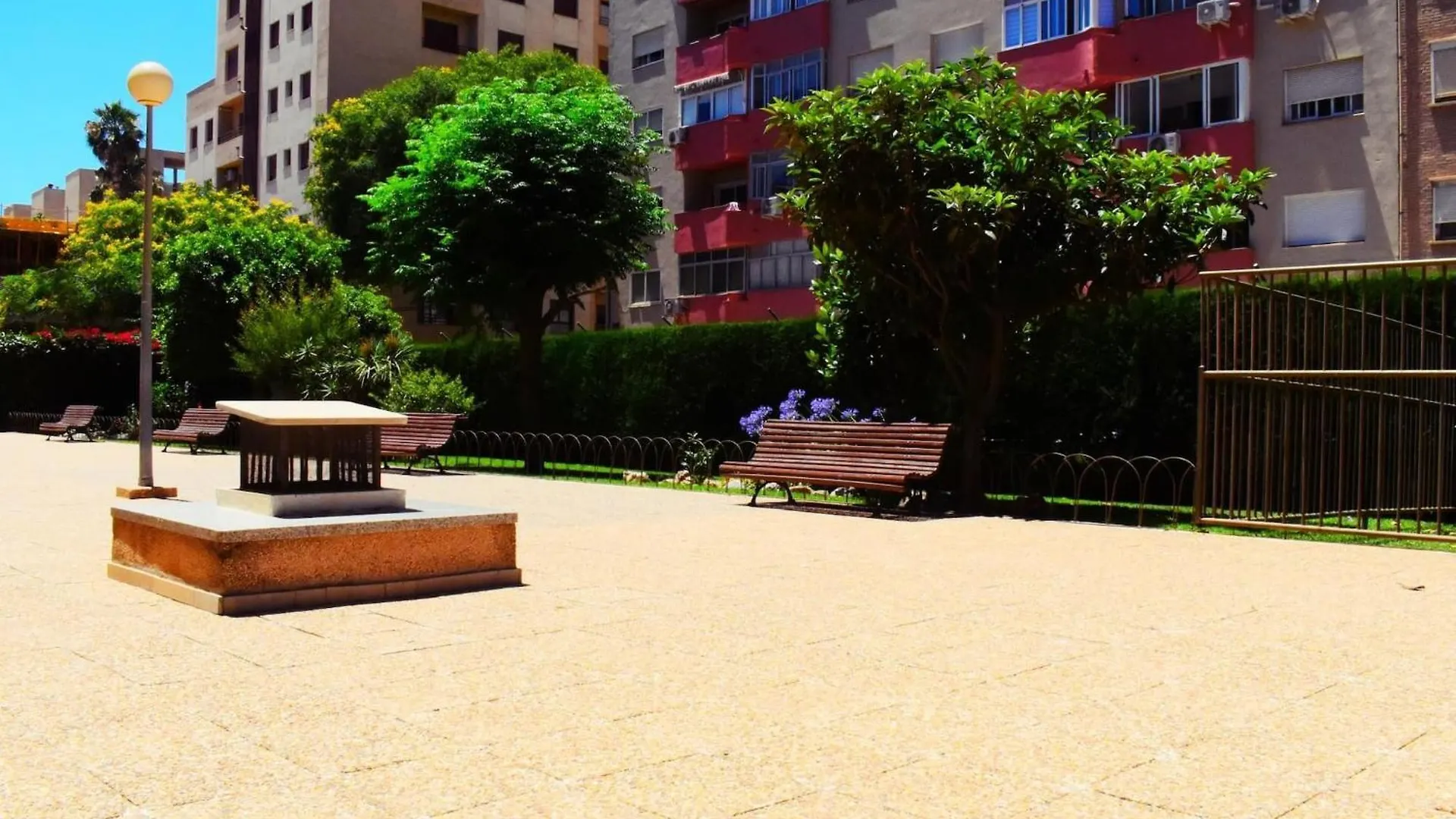 Amplio Y Luminoso Apartamento Cerca Del Centro Y La Playa Con Piscina Y Parking Privado Malaga Apartment